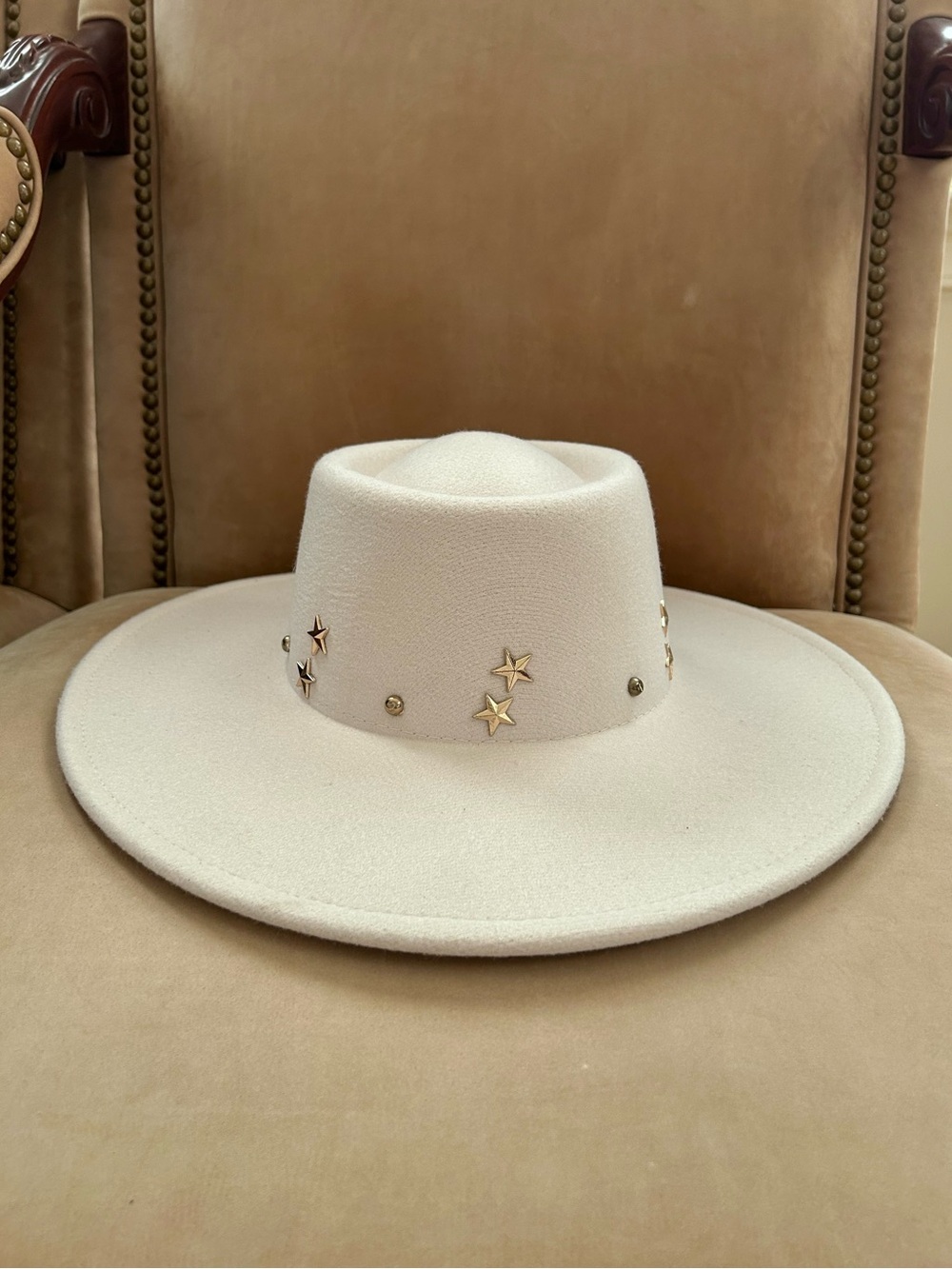 Star Studded Ivory Felt Wide Brim Boater Hat NWT
